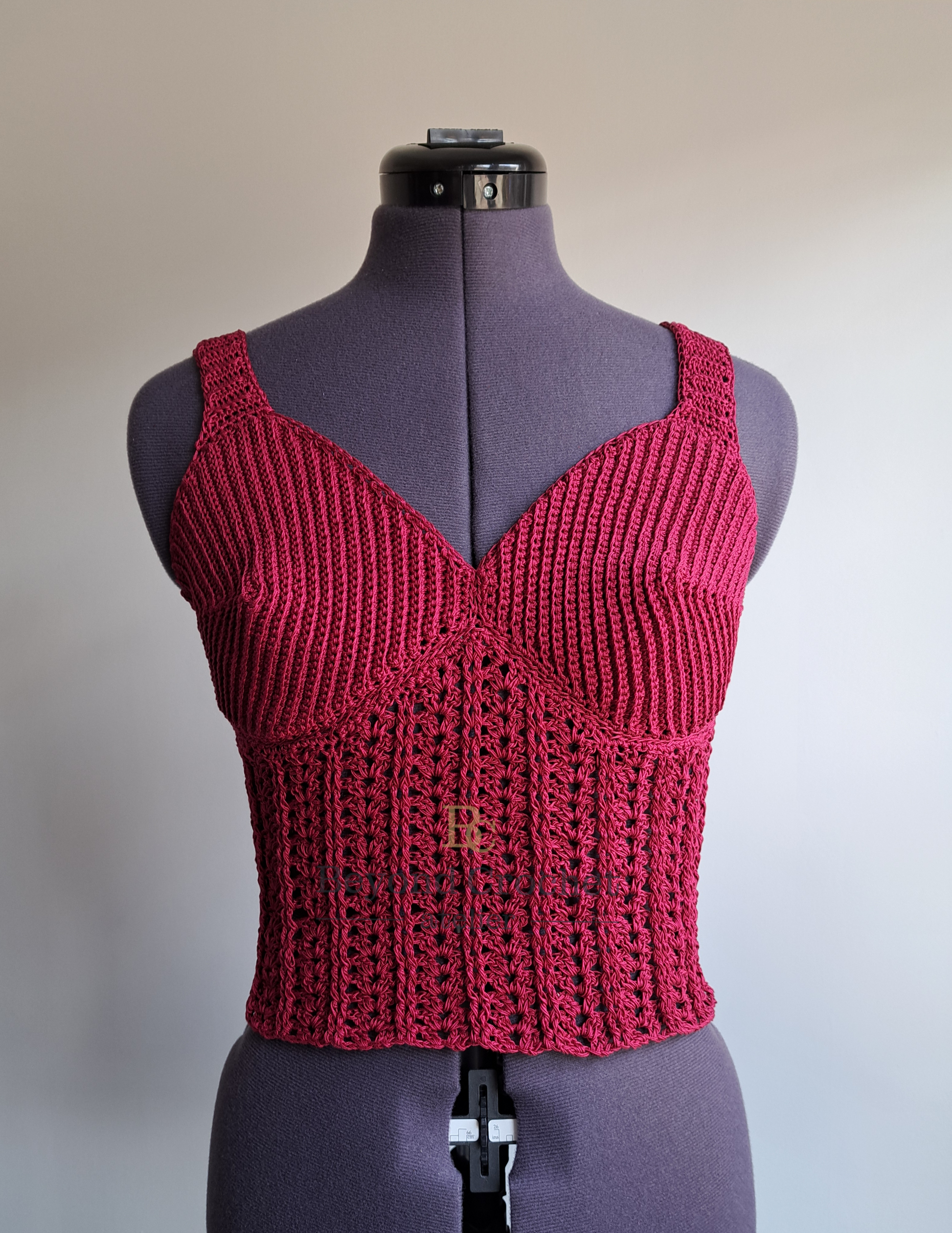 Crochet pattern Summer top, With separate made crochet cups, Made with structered crochet stitches. Summer crochet Top.